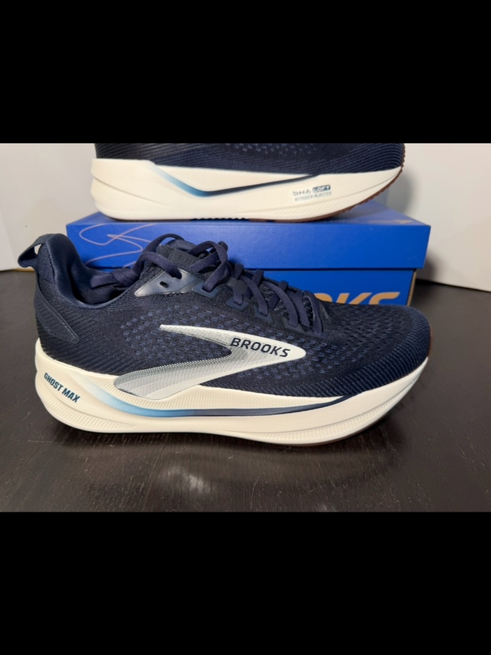 Brooks Ghost Max 4 Running Shoes Sneakers Navy/Biscuit Mens 11 2E Wide